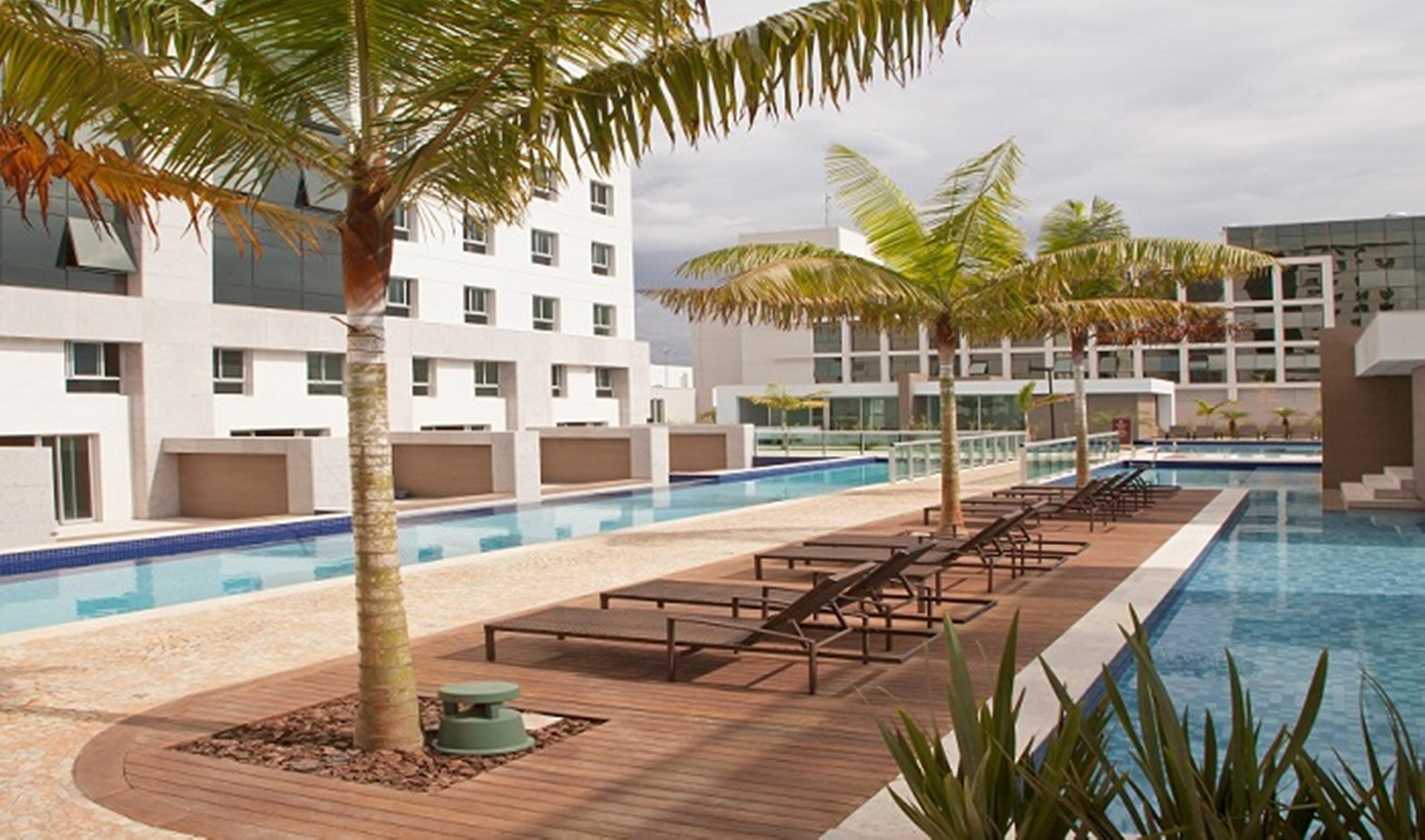 Jade Hotel Brasilia Candangolandia Buitenkant foto The swimming pool at the hotel
