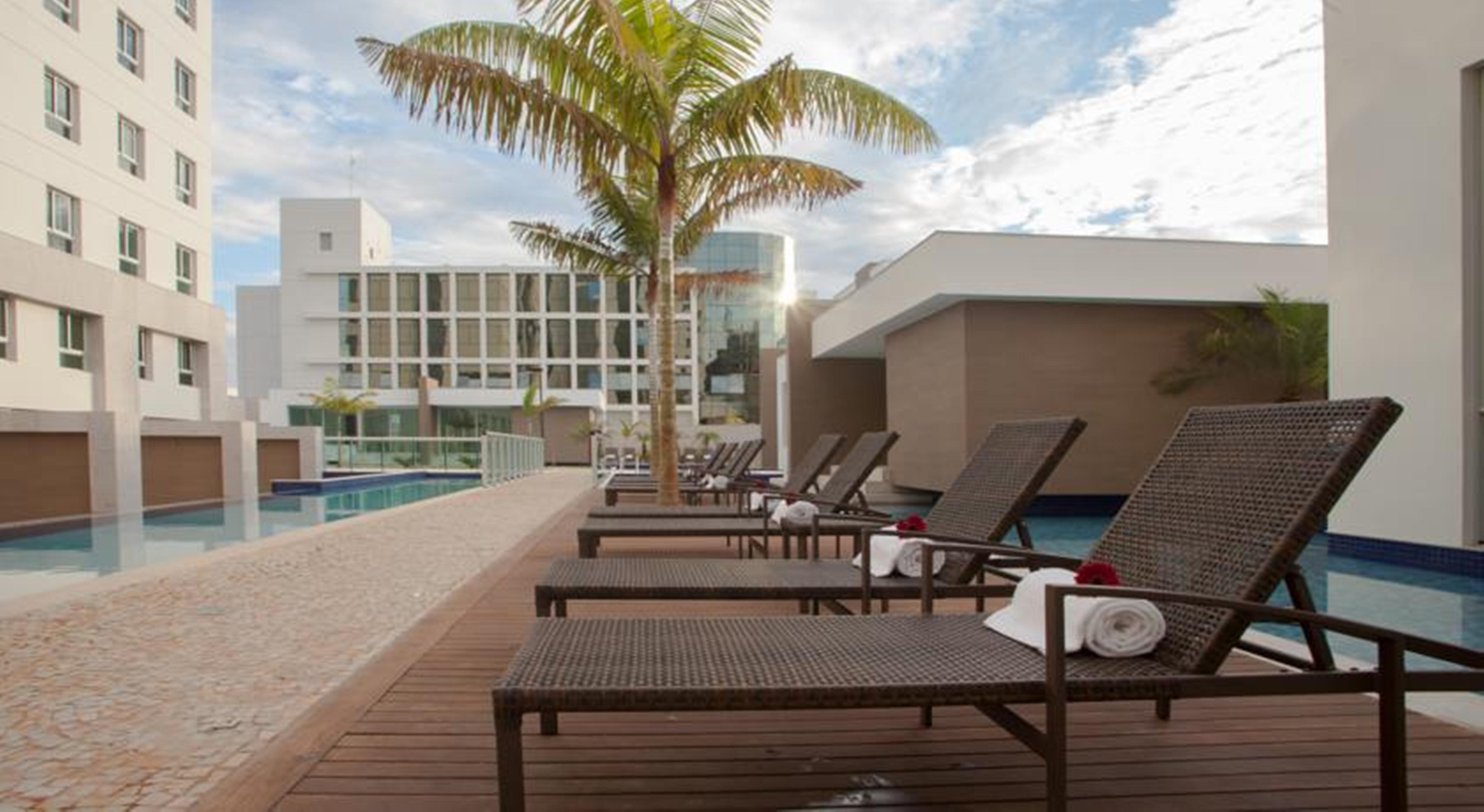 Jade Hotel Brasilia Candangolandia Buitenkant foto The pool at the hotel