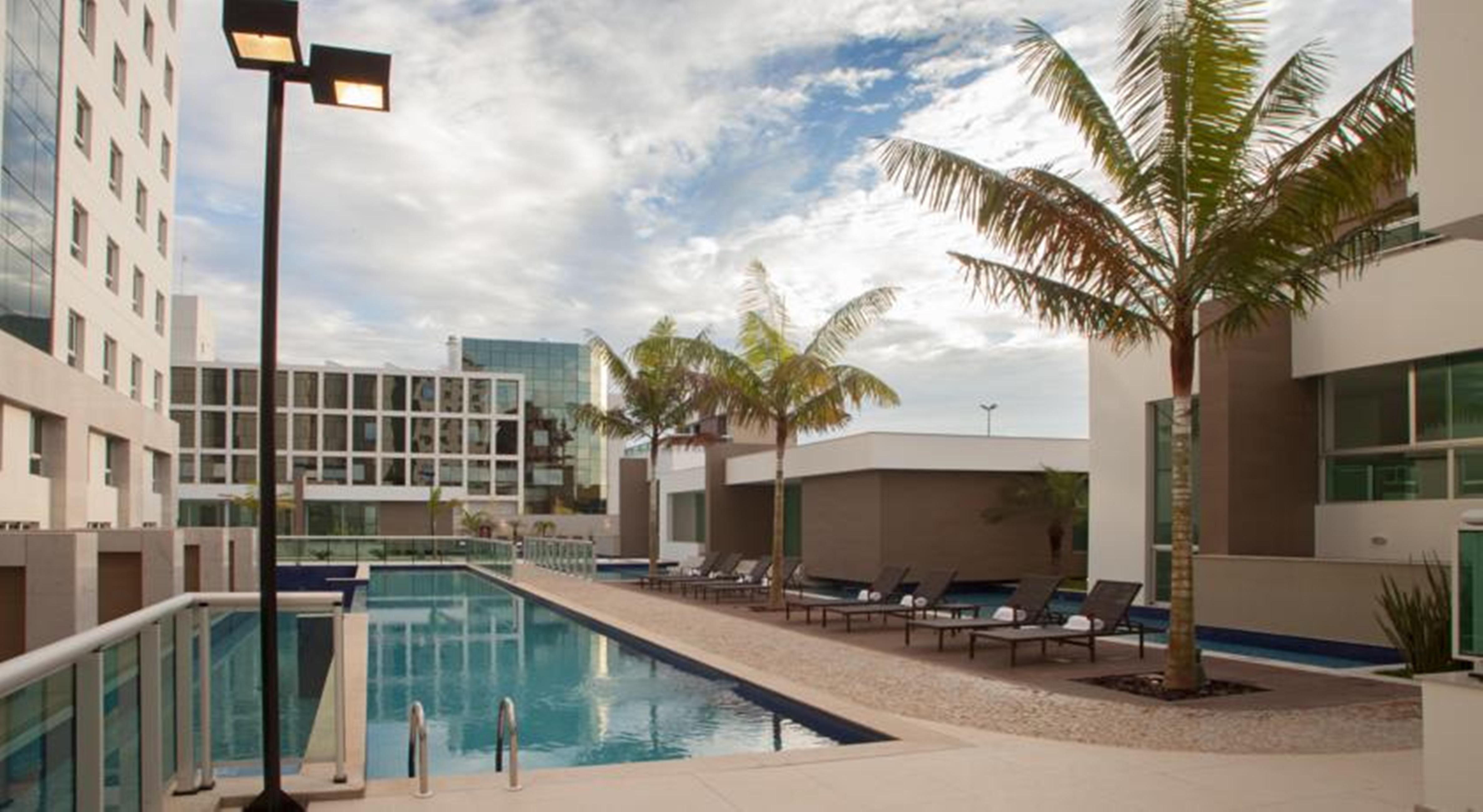 Jade Hotel Brasilia Candangolandia Buitenkant foto The pool at the Hotel Indigo Scottsdale