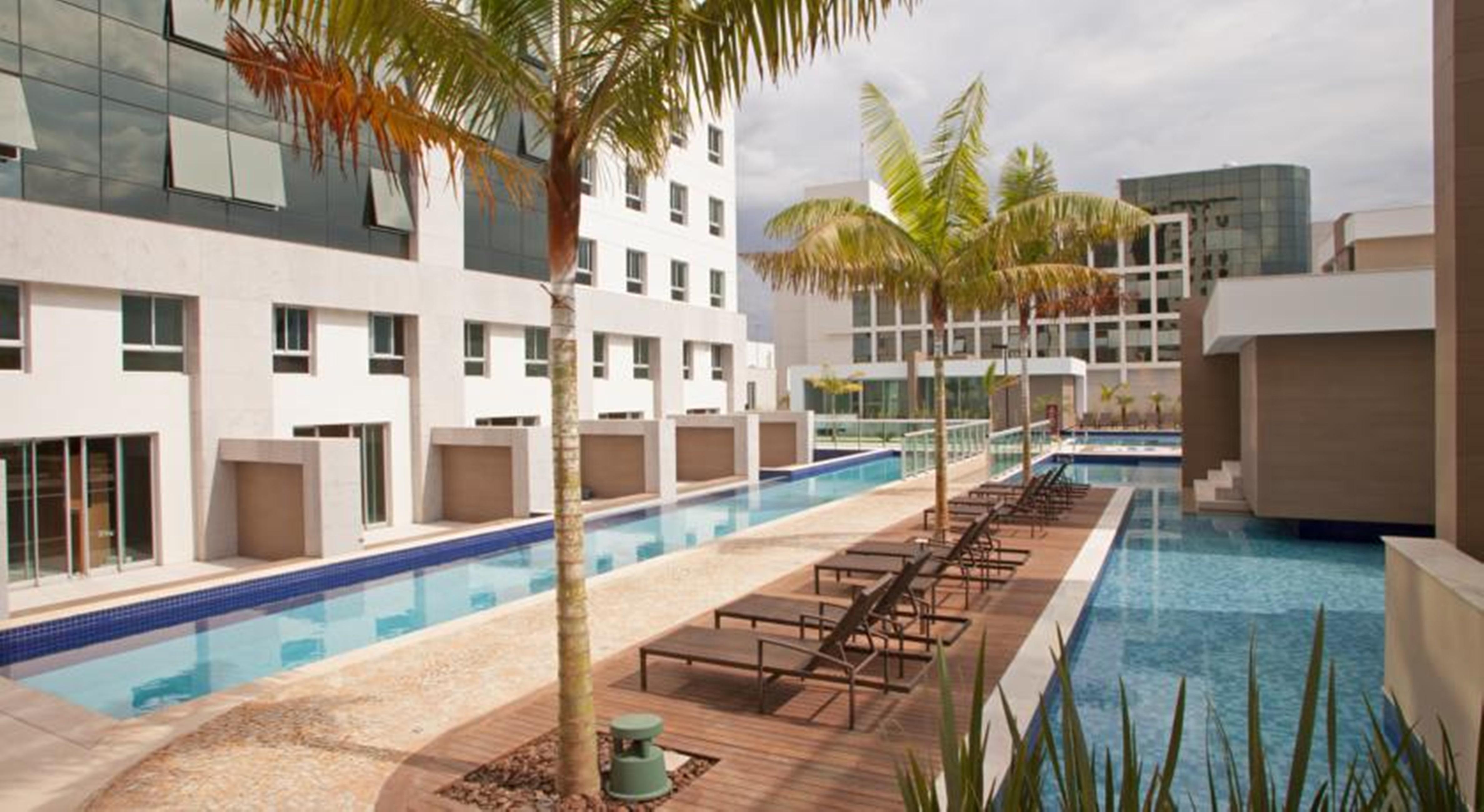 Jade Hotel Brasilia Candangolandia Buitenkant foto The swimming pool at the hotel