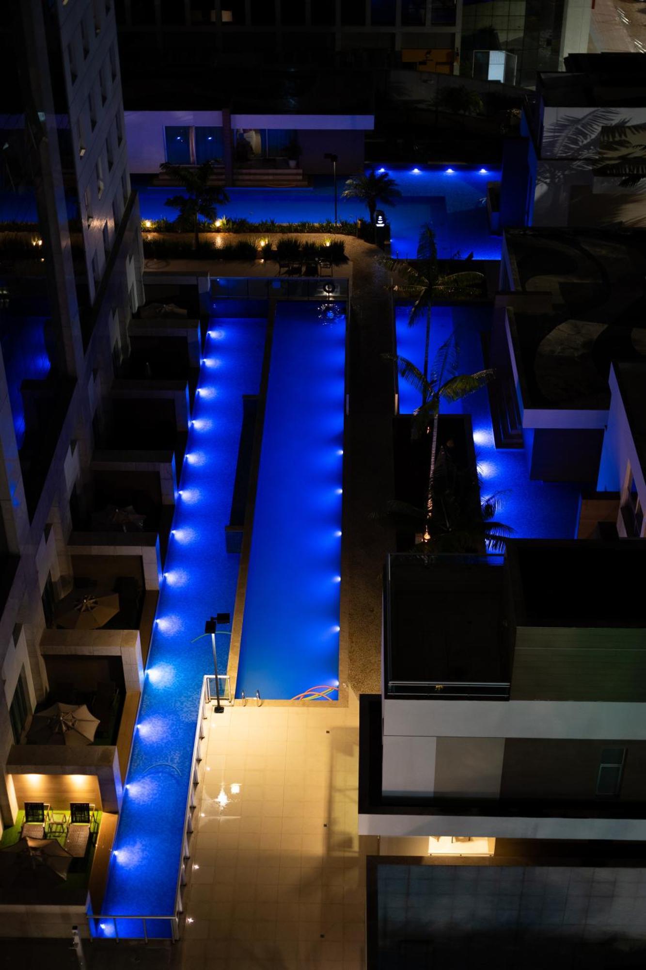 Jade Hotel Brasilia Candangolandia Buitenkant foto The pool at the W Hotel in Miami Beach