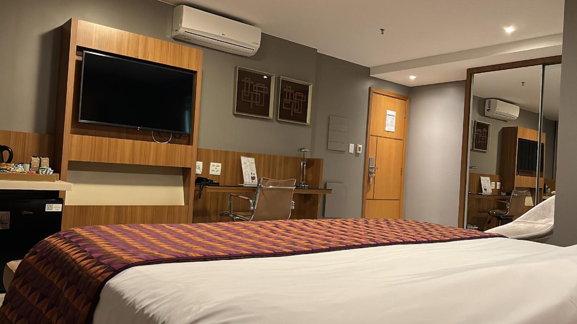 Jade Hotel Brasilia Candangolandia Buitenkant foto A room at the hotel